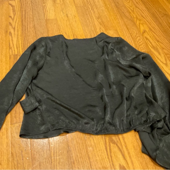 MENDOCINO BLACK SATIN TOP - Picture 4 of 15